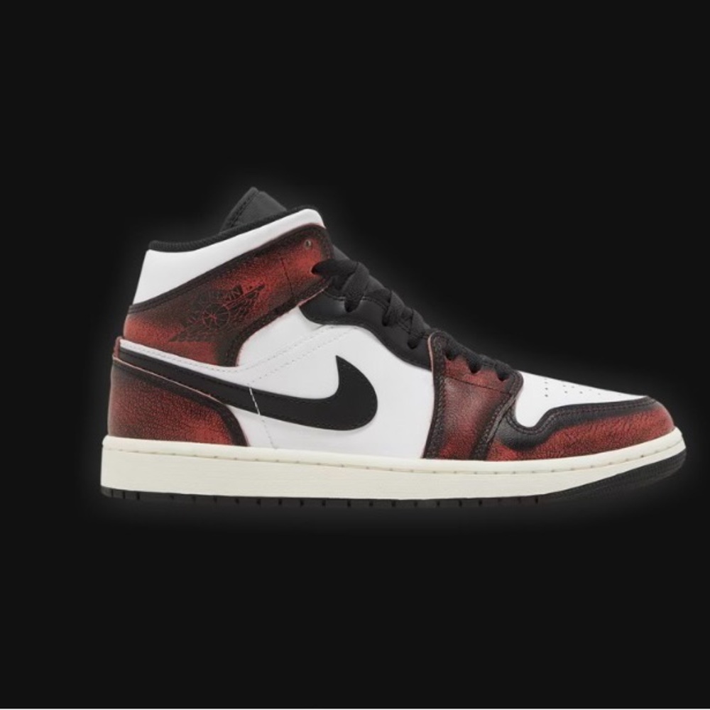 NWT/NIB Air Jordan 1 Mid Se 'Wear-Away' size 11